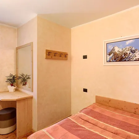 Attila Giardino Apartman Livigno